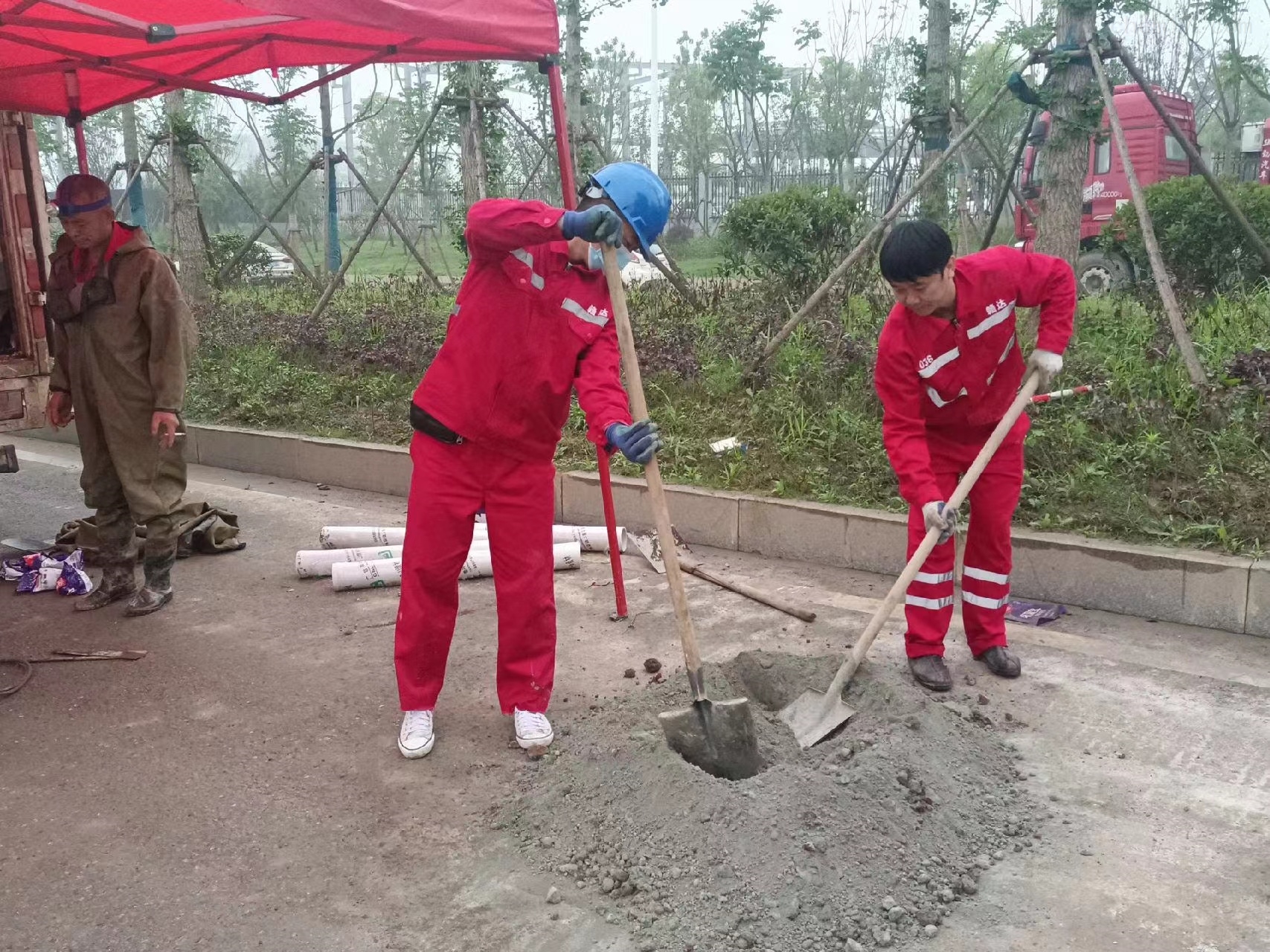 山南管道疏通哪家好】及时进行市政管道清淤