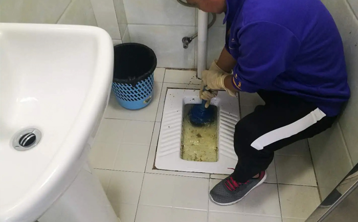 山南疏通蹲坑